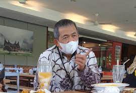 Kepala OJK Riau, Muhammad Lutfi